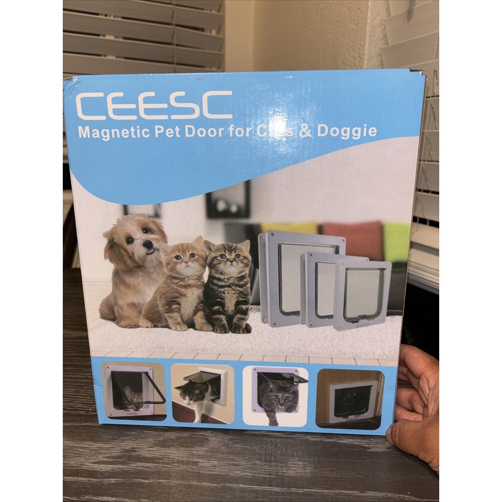 CEESC‎ Extra Large Cat Door (Outer Size 11"X9.8"), White, ABS Mater